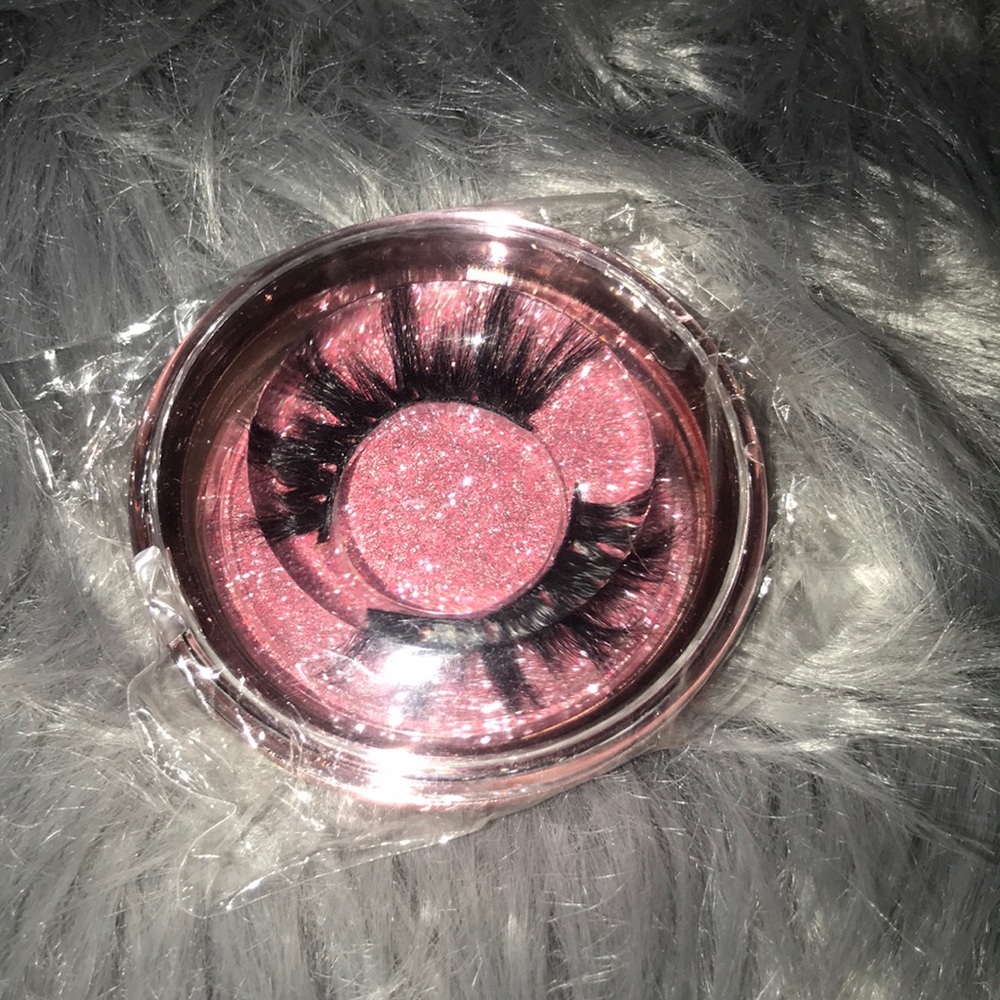 Cute & Stylish Lashes 💕 1 Pack
